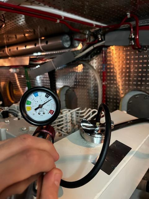 Pressurizing expansion tanks on Cummins 6cta 8.3