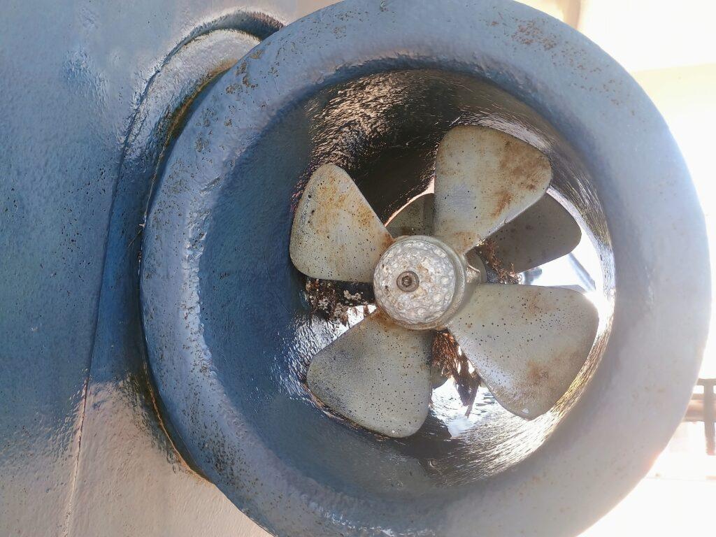 Bow and stern thruster zinc anodes loose on Allen head bolts requiring replacement during marine survey