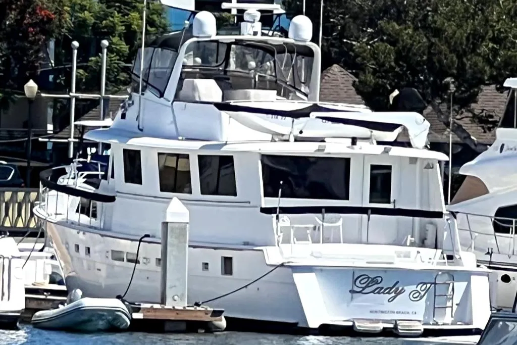 1986 70 foot Hatteras Lady T twin Detroit Diesel 12V71TI marine engine survey